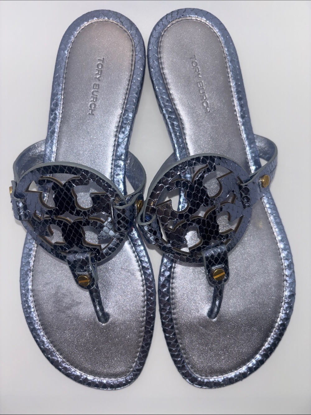 Tory Burch Metallic Navy Blue Logo Thong Sandals - Picture 2 of 11